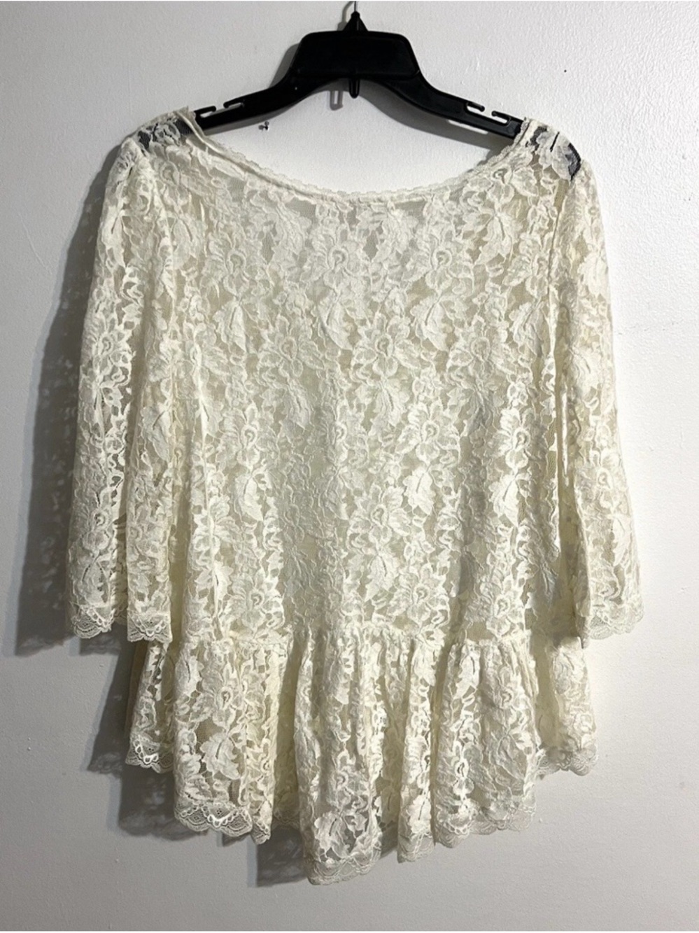 NEW Free People Women’s Ivory Lace Peplum Top - Elegant Scoop Neck size small - Picture 2 of 4